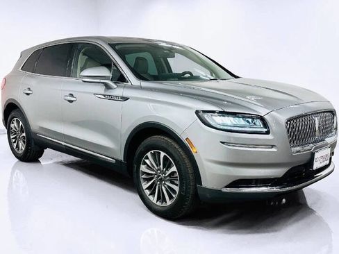 Used 2023 Lincoln Nautilus Reserve FWD image 2