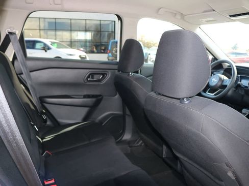 Used 2024 Nissan Rogue S AWD/4WD image 23