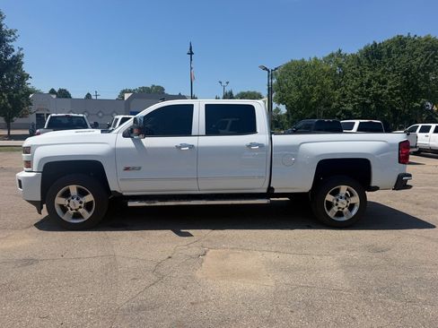 Used 2019 Chevrolet Silverado 2500 LT w/ Custom Sport Edition AWD/4WD image 5