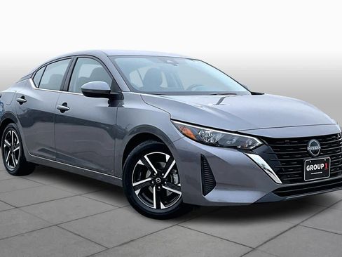 Used 2025 Nissan Sentra SV image 3