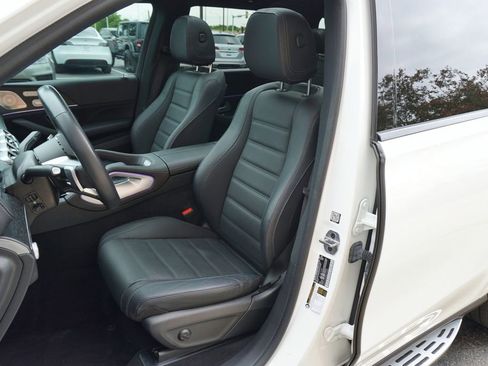 Used 2024 Mercedes-Benz GLS 450 4MATIC image 13