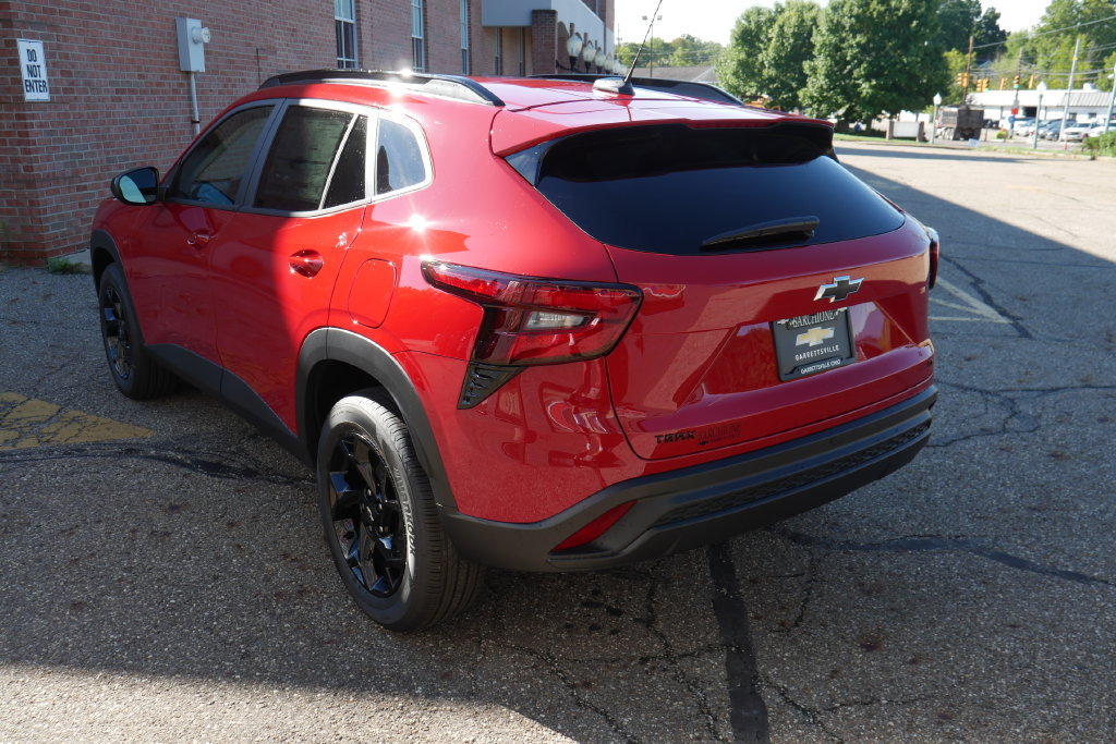 New 2026 Chevrolet Trax LT w/ Driver Confidence Package FWD image 5