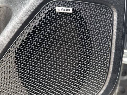 Used 2025 Mitsubishi Outlander SE image 17