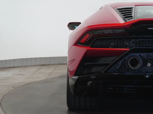 Used 2021 Lamborghini Huracan EVO image 13