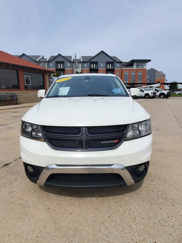 Used 2018 Dodge Journey Crossroad FWD image 2