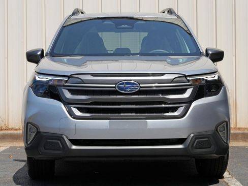 Used 2026 Subaru Forester Premium AWD/4WD image 7