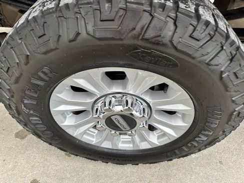 Used 2021 Ford F350 XLT image 16