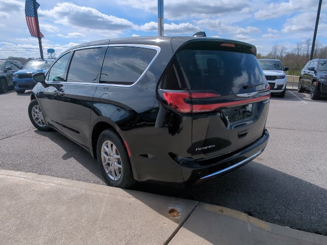 New 2026 Chrysler Pacifica Select FWD image 27