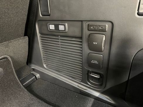 New 2025 Ford Expedition Active image 19