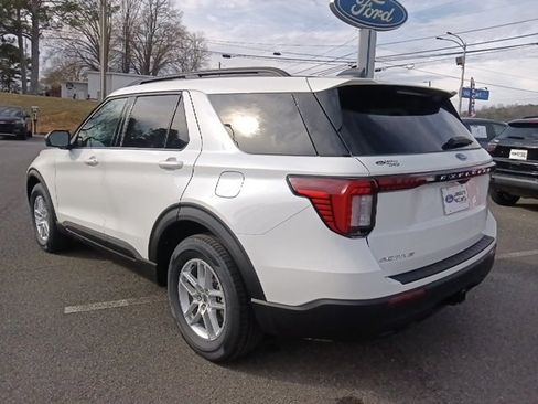 New 2026 Ford Explorer Active image 5