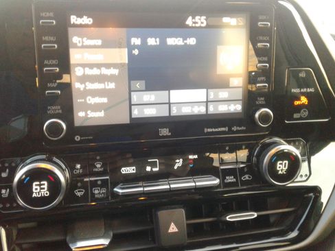 Used 2020 Toyota Highlander Limited image 21