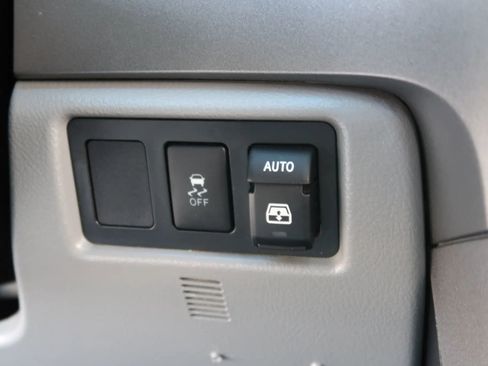 Used 2013 Toyota Sequoia Platinum image 29