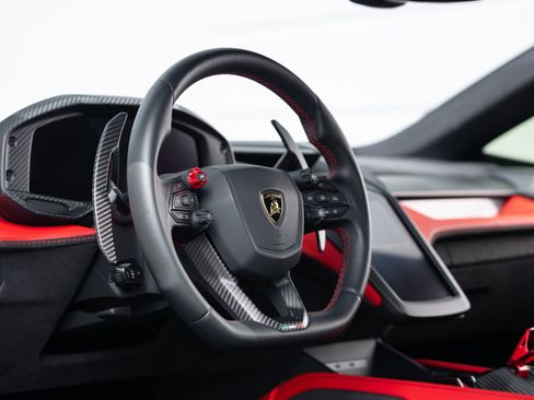 Used 2024 Lamborghini Revuelto AWD/4WD image 6