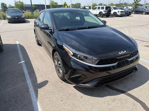 Used 2023 Kia Forte LXS w/ LXS Technology Package FWD image 1