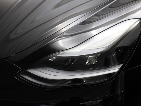 Used 2023 Tesla Model Y Long Range image 43