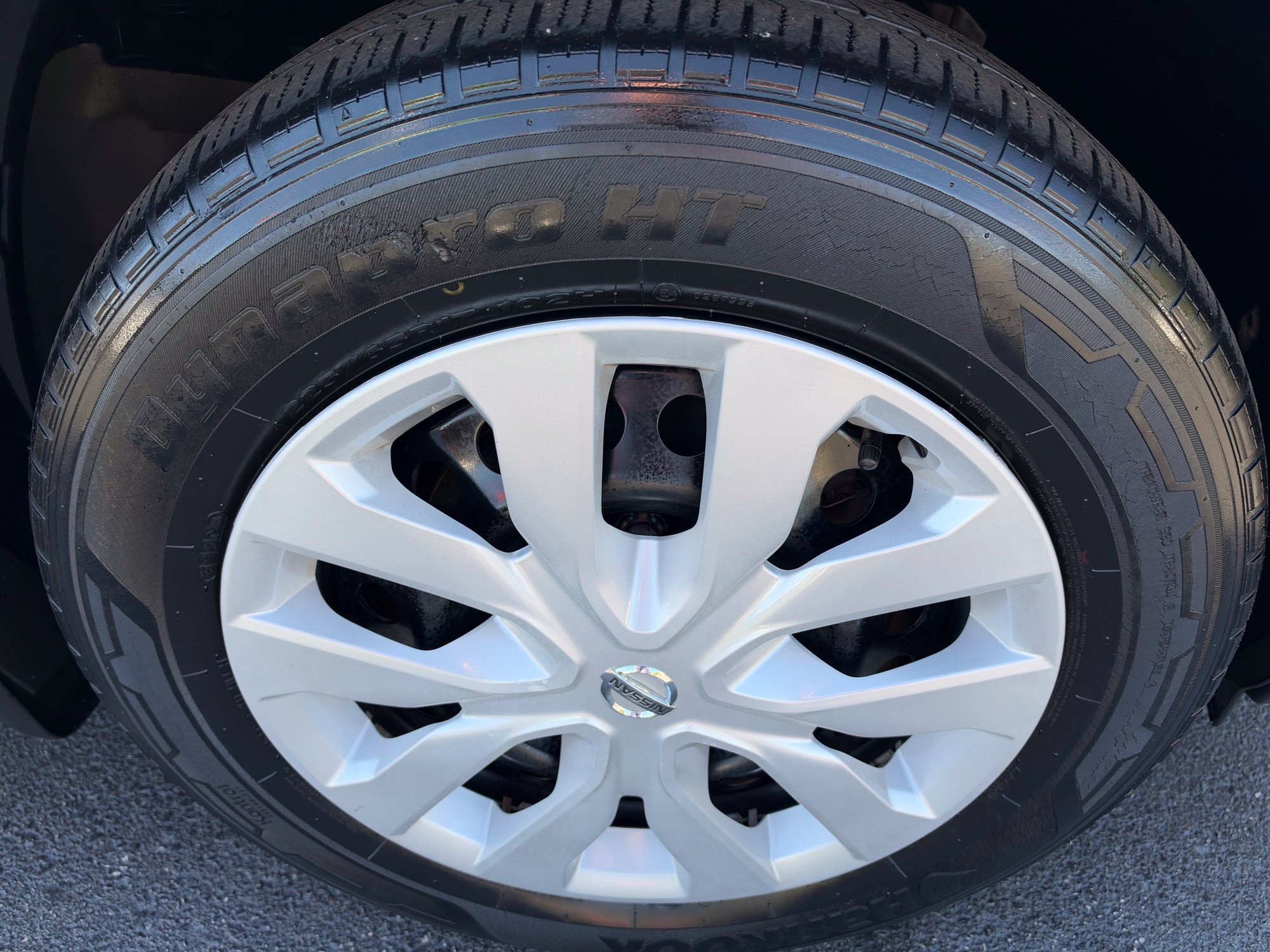 Used 2018 Nissan Rogue S AWD/4WD image 5
