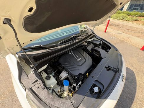 Used 2017 Kia Sedona LX FWD image 23