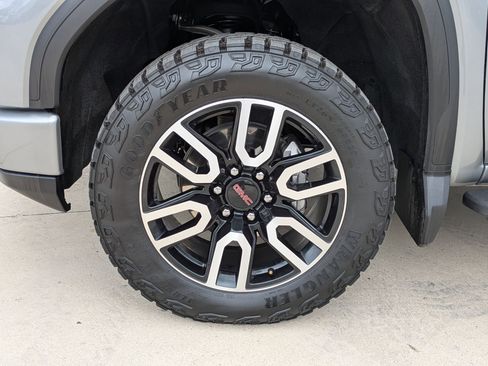 Certified 2024 GMC Sierra 1500 AT4 w/ AT4 Premium Package AWD/4WD image 31