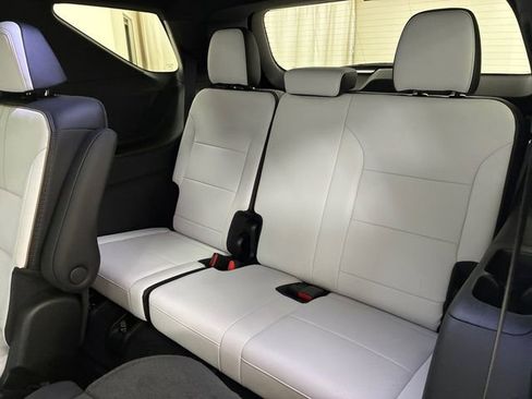 Certified 2025 Chevrolet Traverse High Country w/ LPO, Floor Liner Package AWD/4WD image 18
