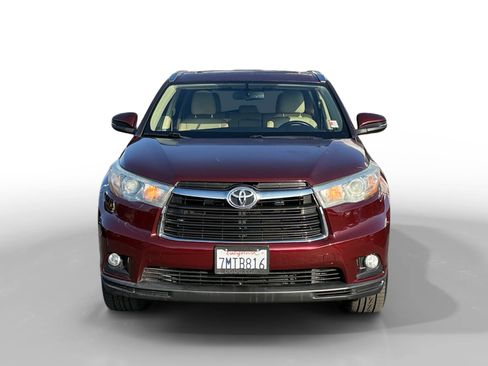 Used 2015 Toyota Highlander XLE image 8