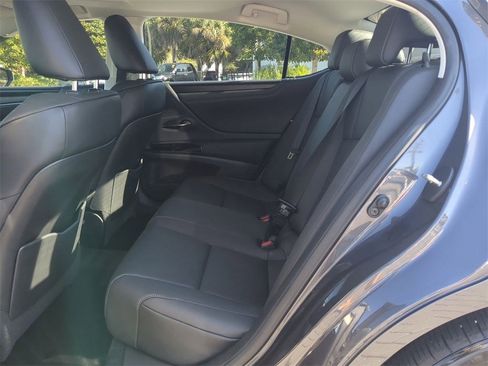 Used 2022 Lexus ES 350 w/ Premium Package image 15