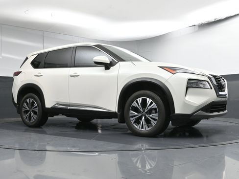 Certified 2023 Nissan Rogue SV image 25