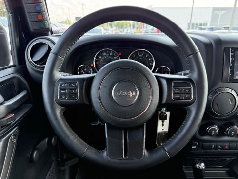 Used 2018 Jeep Wrangler Sport w/ Connectivity Group AWD/4WD image 19