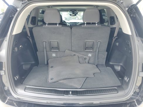 Used 2024 Jeep Grand Cherokee L Laredo RWD image 9
