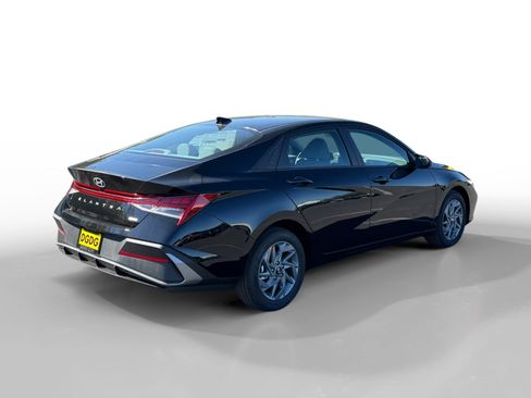New 2026 Hyundai Elantra Blue image 5
