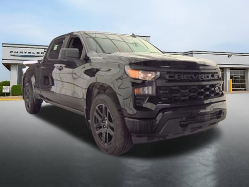 Used 2024 Chevrolet Silverado 1500 Custom AWD/4WD image 2