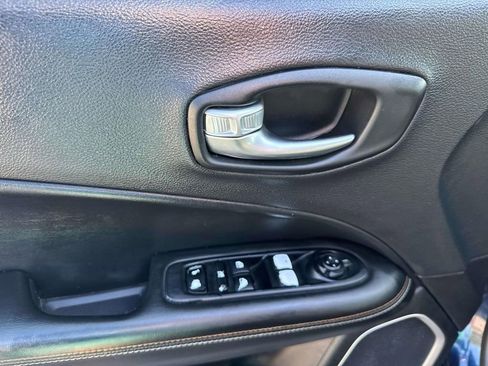 Used 2018 Jeep Compass Latitude w/ Popular Equipment Group image 29