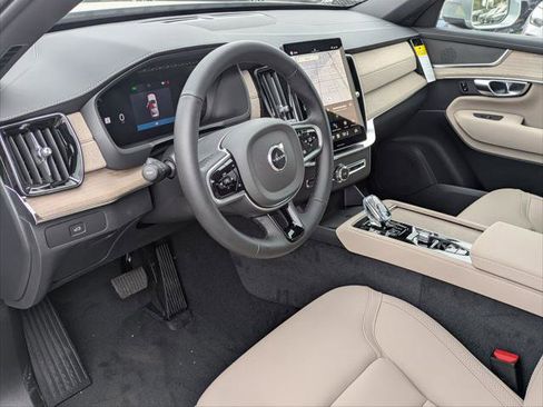 New 2026 Volvo XC90 B5 Plus w/ Protection Package image 7
