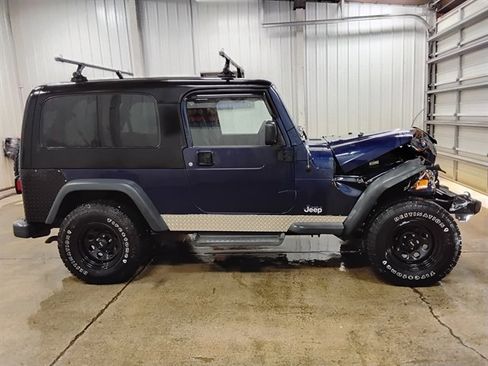 Used 2006 Jeep Wrangler Unlimited AWD/4WD image 2