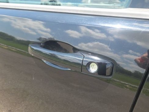 Used 2013 Dodge Avenger SE FWD image 16