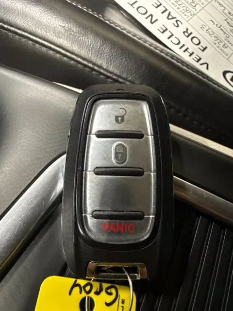 Used 2022 Chrysler Pacifica Touring-L FWD image 28