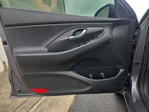 Used 2018 Hyundai Elantra GT Sport w/ Sport Tech Package 04 image 11