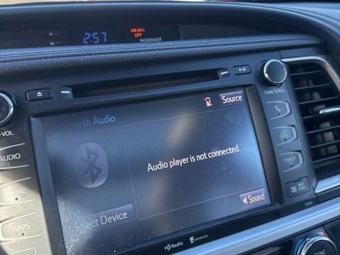 Used 2015 Toyota Highlander Limited Platinum image 21