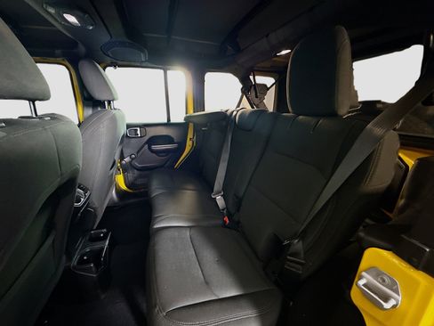 Used 2018 Jeep Wrangler Unlimited Sport image 25