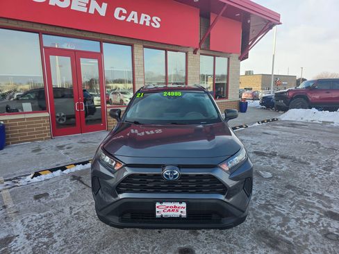 Used 2021 Toyota RAV4 LE image 2