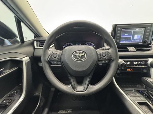 Used 2020 Toyota RAV4 XLE w/ Convenience Package FWD image 23