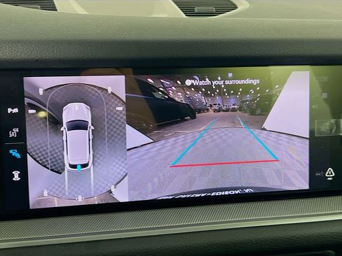 New 2026 Porsche Cayenne image 17