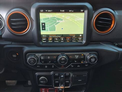 Used 2020 Jeep Gladiator Mojave AWD/4WD image 13