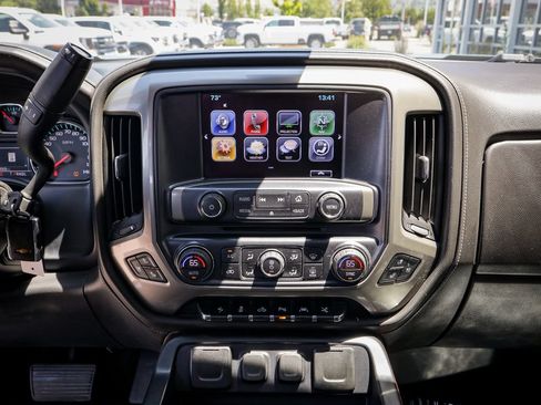 Used 2018 Chevrolet Silverado 1500 High Country AWD/4WD image 19