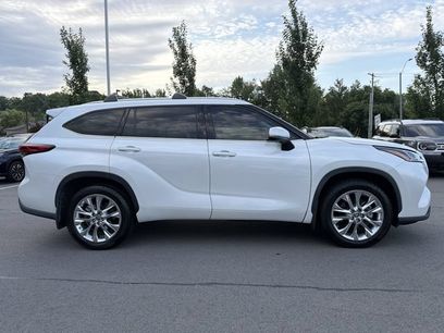 Used 2023 Toyota Highlander Limited
