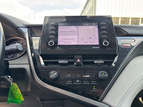 Used 2021 Toyota Camry SE image 17