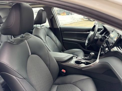 Used 2022 Toyota Camry XSE image 39