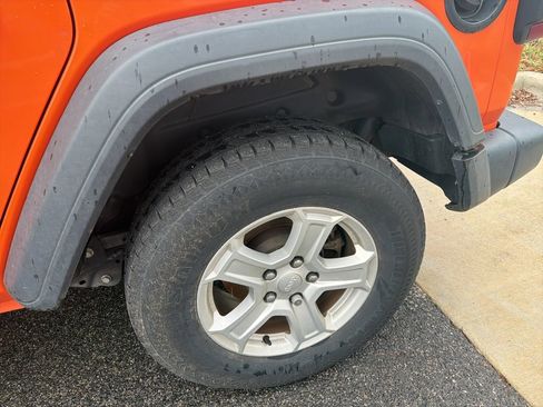 Used 2018 Jeep Wrangler Unlimited Sport S image 10