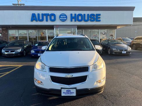 Used 2010 Chevrolet Traverse LT w/ Personal Connectivity Package image 2