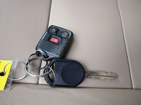 Used 2010 Ford F250 Lariat image 50