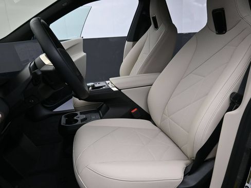 Used 2024 BMW iX xDrive50 w/ Sport Package AWD/4WD image 10